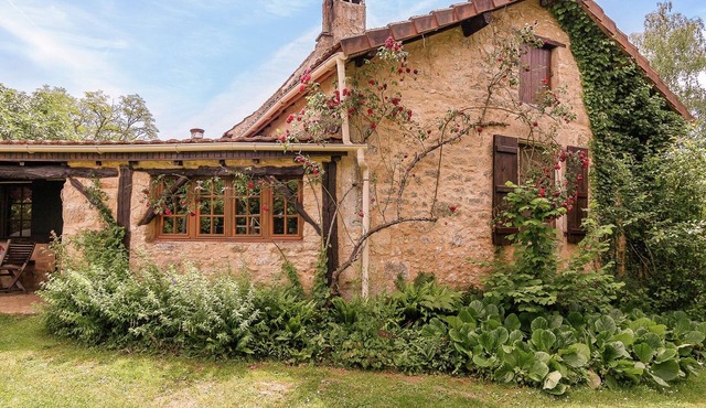 Charming Estate Dordogne with Pool