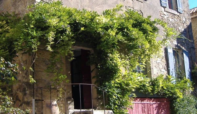 Charming old house, quiet, detached, in the center of a small village