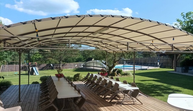 Charming Estate in Périgord – 15 Bedrooms, Heated Pool, Wellness Are