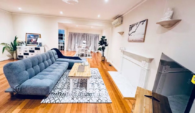 Chadstone Cozy Retreat