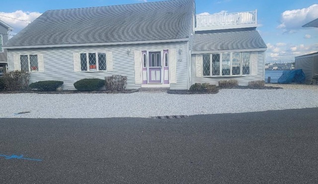 Chadwick Beach Island 5Br 2 bth Water Front, Spacious Panoramic Bay/water views