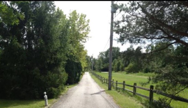 Chagrin Valley Cottage & Sweet Spot Honey--4 miles to Chagrin Falls Village