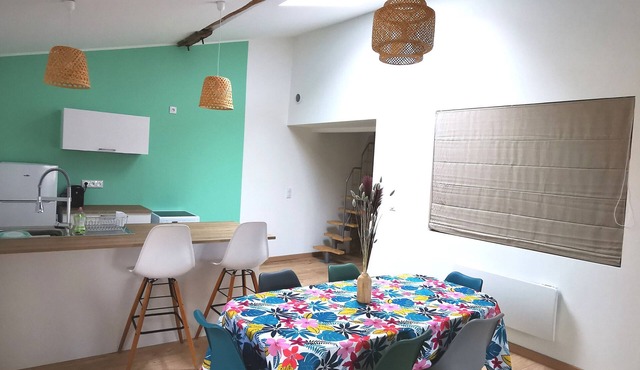 Chai Aurel et Nico Ancien Chai Réhabilité au Cœur du Grand St Emilionnais