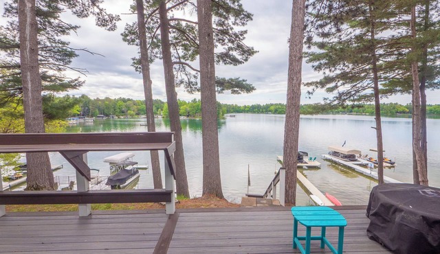 Chain Lakefront Retreat Awesome Sandbar Newly remodeled