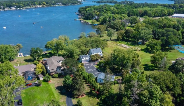 Chain O'Lakes Group Getaway-The Johnsburg Estate