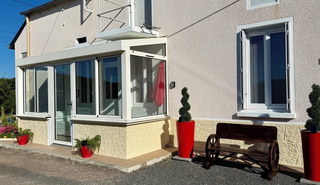 CHAINTRE LA FERME. Large, comfortable house with superb views over the valley