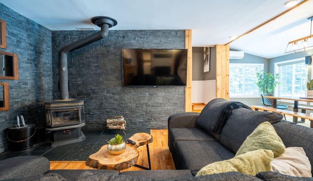 Chalet Synergie|Hot Tub | River & Kayaks |Sleeps 8