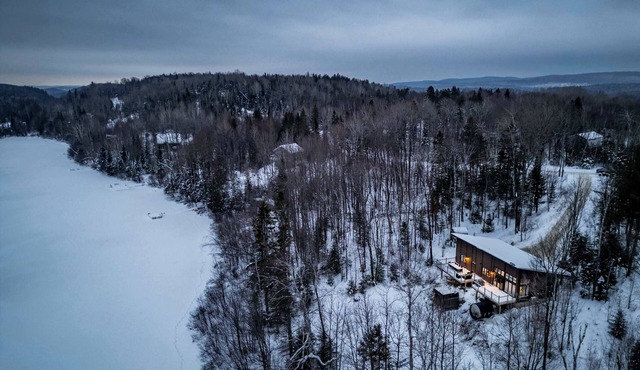Chalet Serenia on Lake Beaudoin