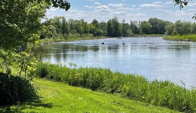 Chalet by the river - Nature, paddle, campfire and water view