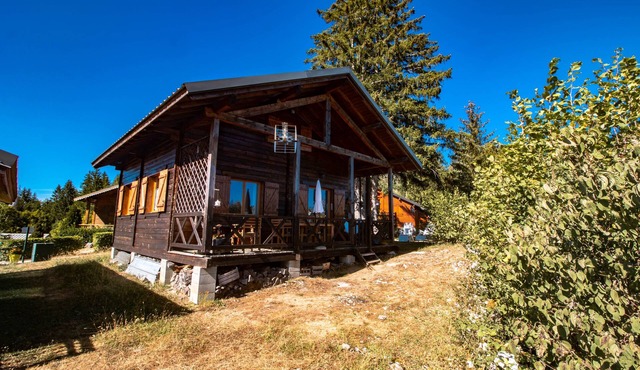 Chalet du Bois Joli - Two Bedroom Chalet, Sleeps 6