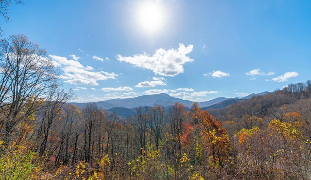 Chalakee Lodge CB-2- Mountain View, Gated Resort, Indoor/Outdoor Pools & Hot Tub