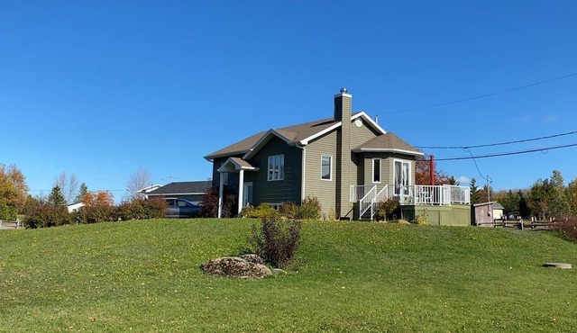 Chalet on the shores of the Grand Lac de Sept Lacs