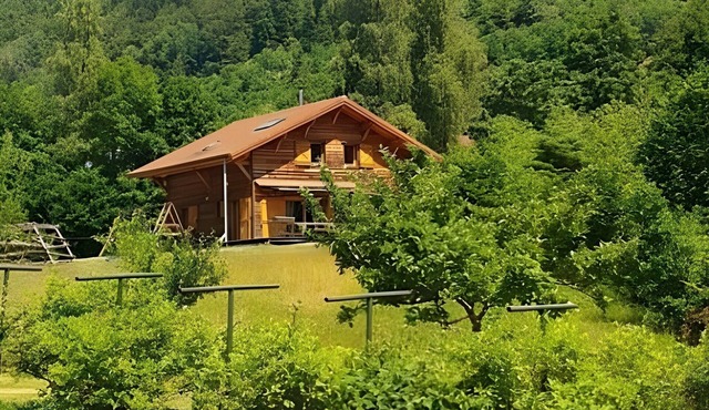 Chalet for 12 with Pond – 5 Bedrooms – Kotta