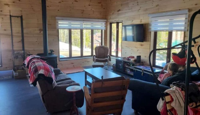 Chalet à Patof Situé au Pied de la Station de ski de Vla-d'irène