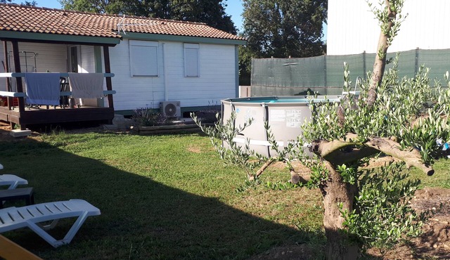 Chalet 1 independent at the foot of the Alpilles