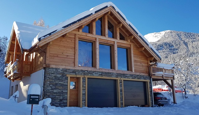 Chalet 12 pers overlooking the slopes