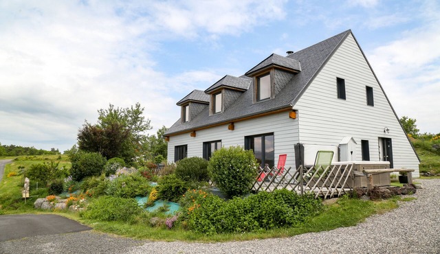 CHALET 136 m² - 4 * - 8 people - exceptional view of the Sancy