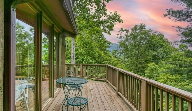 Chalet 141 - Peaceful wooded views, cozy interiors, plus wifi!