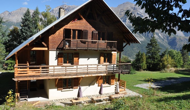 Chalet 15 pers, 7bedrooms/7bathrooms/9wc,sauna, games room