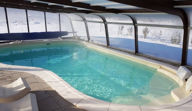 Chalet 15 pers spa sauna billiard kota grill heated swimming pool