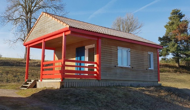 Chalet 15 Tulipe with Mountain View, Shared Pool, and Wi-Fi