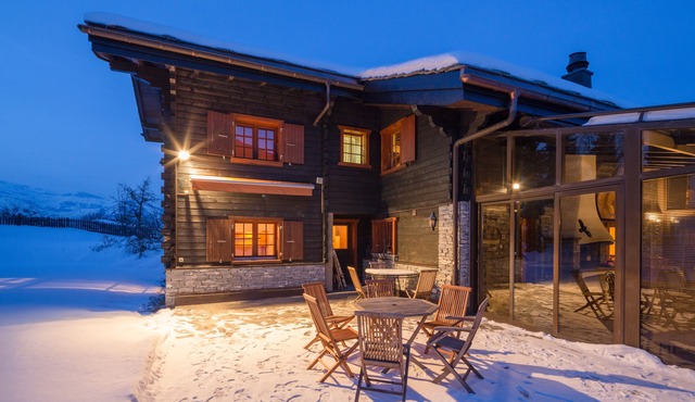 Châlet, 17-20 people, near town center and ski slopes