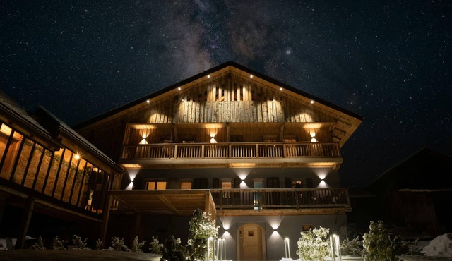 Chalet 1703 - Designer luxury stay for 12 with spa - OVO Network