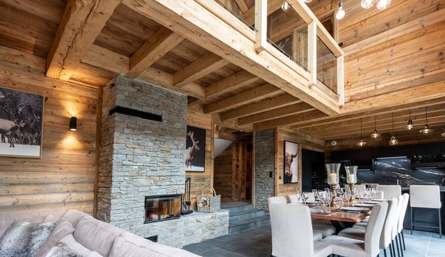 CHALET 180 m2 HAUT STANDING 10/12 PERSONNES AUX DEUX ALPES AVEC PISCINE