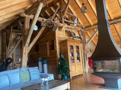 Chalet 1830 au pied du MONT CHARVIN