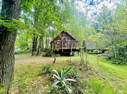 Chalet 18m², Terrasse sur Pilotis, 4 Personnes - API-1-52-927