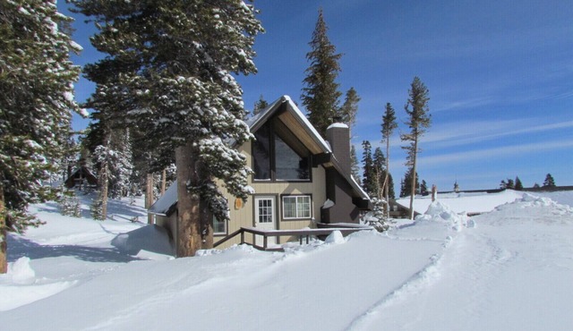Chalet #19, Closest Chalet to the Gondola 5 Bedroo