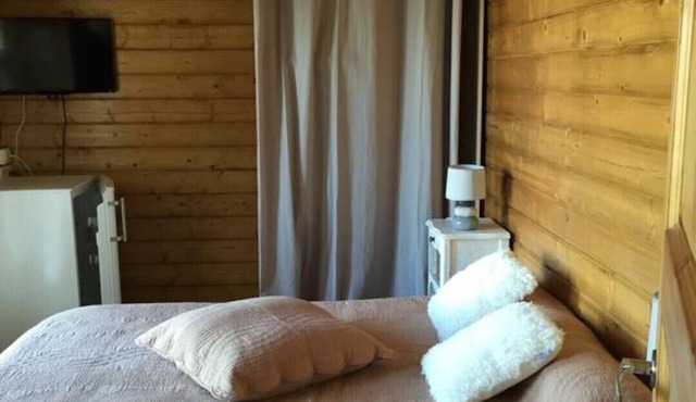 Chalet (2 Adults): Villa Charline