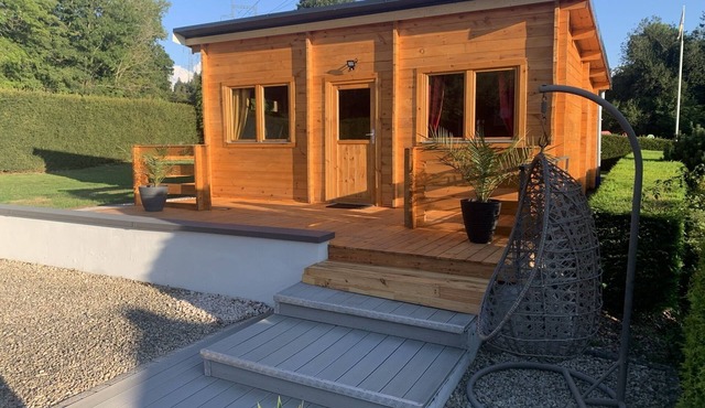 Chalet 2 personnes avec jacuzzi et piscine partagée