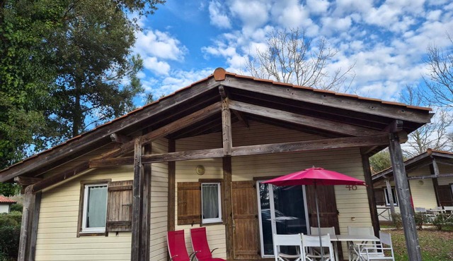 Chalet 200 m from Lac de Parentis