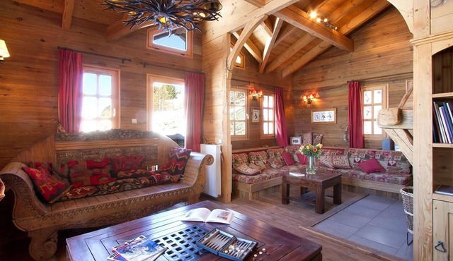 Chalet, 200m from resort center, sauna, terrace, balcony, fireplace or stove, parking, tv