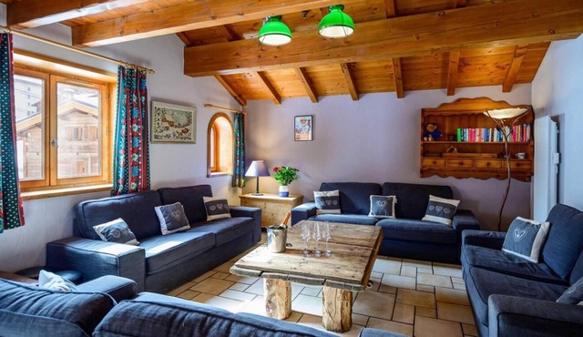 Chalet, 200m from resort center, fitness, sauna, balcony, fireplace or stove, tv, 260m², Tignes