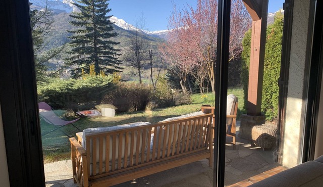 Chalet 200m² Pour 12 Personnes Avec vue Magnifique sur les Montagnes