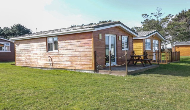 CHALET 216- THE BEACH RETREAT, family friendly in St Merryn