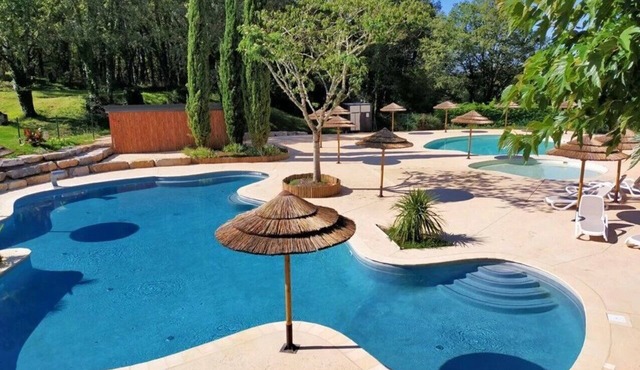 Chalet 3 étoiles - Piscine - efchc0