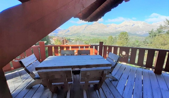 Chalet, 300m from ski slopes, view mountain, terrace, fireplace or stove, parking, tv, ski locker