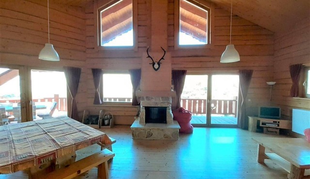 Chalet, 300m from resort center, view mountain, terrace, fireplace or stove, parking, tv, ski locker