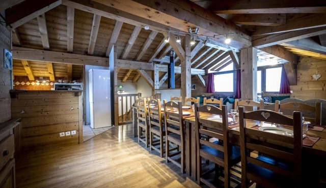 Chalet, 300m from ski slopes, balcony, tv, 236m², La Plagne