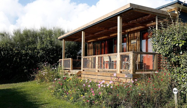 Chalet "30m² Le phare dde Ouessant" in Plouhinec, 500m from the beach, sleeps 5