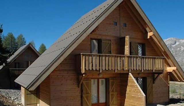 Chalet, 350m from ski slopes, view mountain, fitness, terrace, parking, tv, ski locker, 43m²