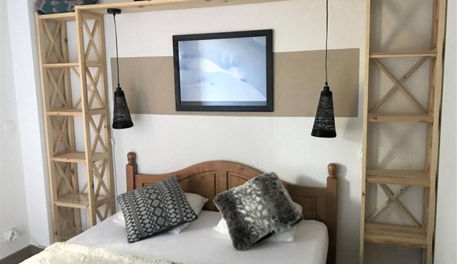 Chalet, 350m from ski slopes, view mountain, fitness, terrace, parking, tv, ski locker, 43m²