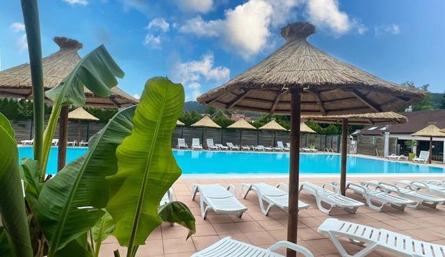 Chalet 4 étoiles - Piscine - ccbg0a0