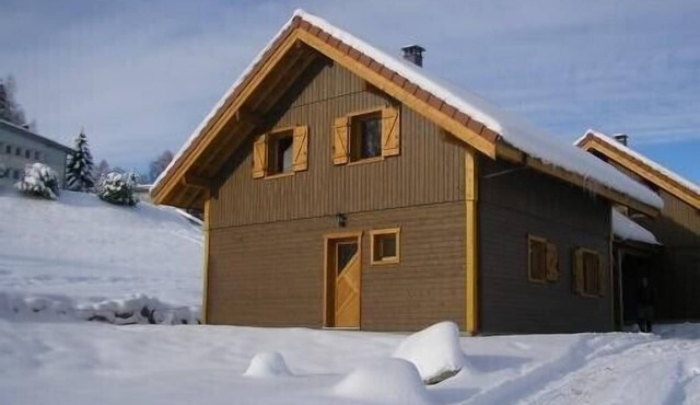 Chalet 5 minutes from the lake by car, 10 minutes from the ski area