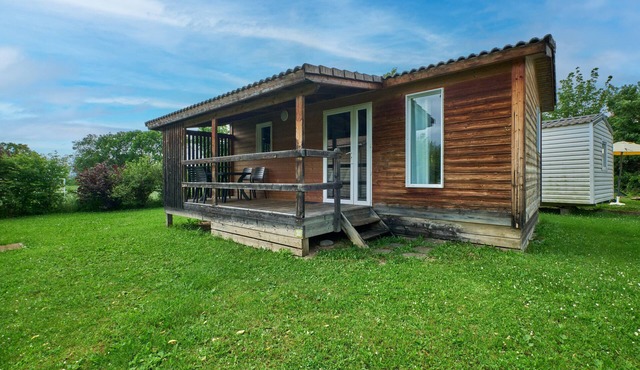 Chalet "5 Personnes 301" with Shared Pool & Shared Terrace