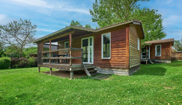 Chalet "5 Personnes 303" with Shared Pool & Private Terrace