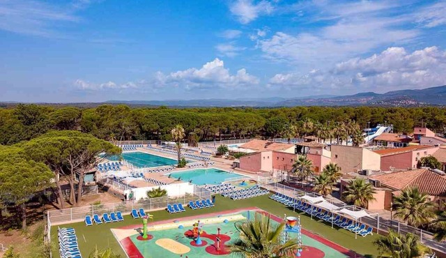 Chalet 6/8 sleeps in Camping Oasis 5